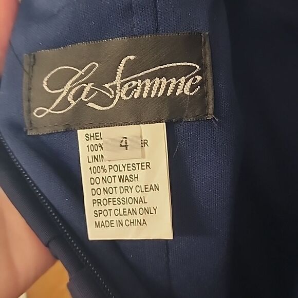 La Femme - Knot-Ornate Ruched Evening Dress - Picture 6 of 9